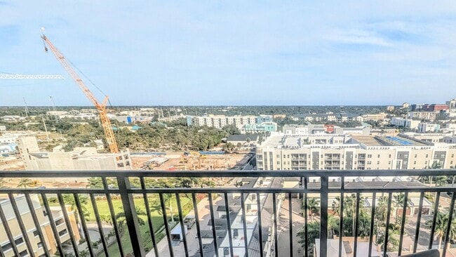 Building Photo - 750 N Tamiami Trl