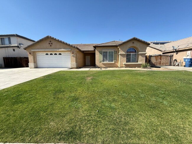 Primary Photo - Beautiful 4 Bedroom in NW!