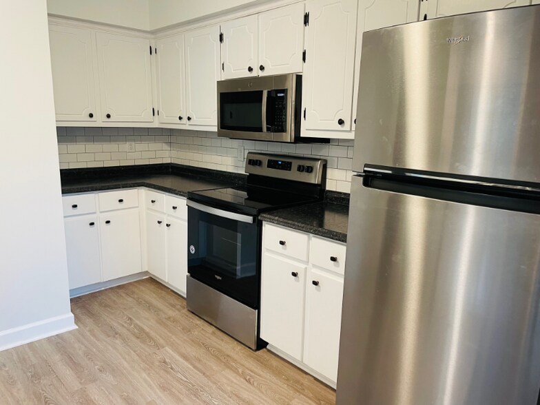Building Photo - 143 QUARTERDECK