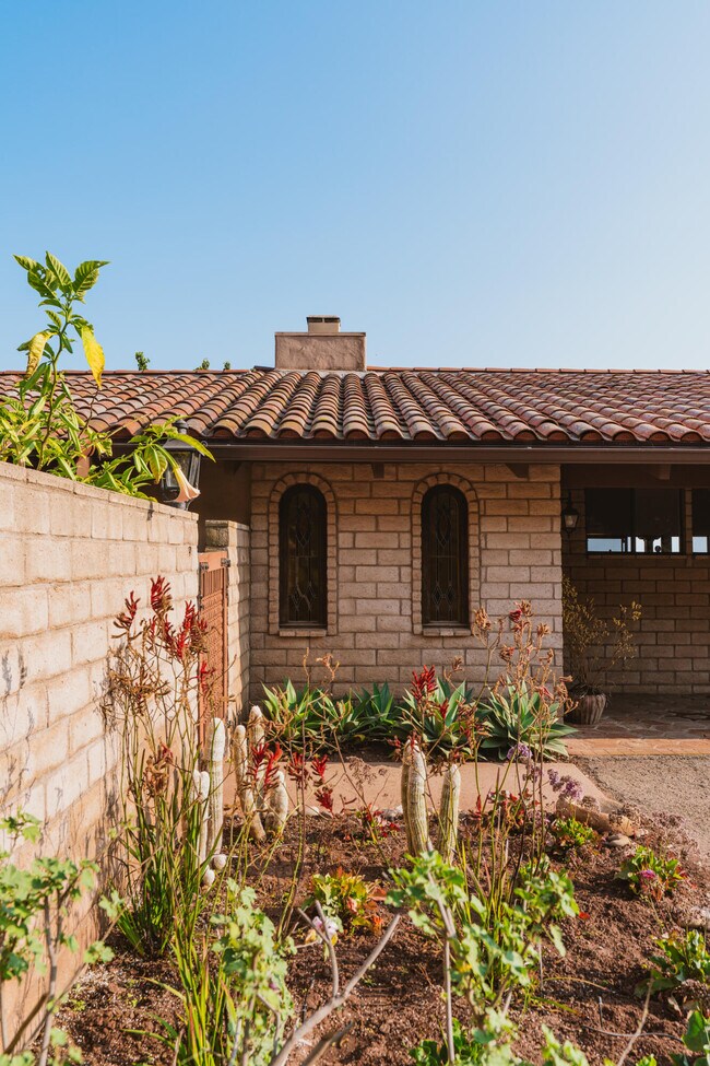Building Photo - 3330 Foothill Rd