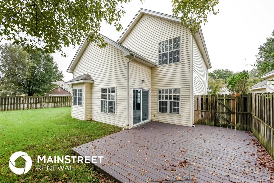 Building Photo - 2013 Valley Dr