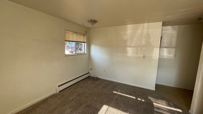 Building Photo - 1313 Burton Ct