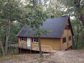 Building Photo - 149 Hemlock Ln