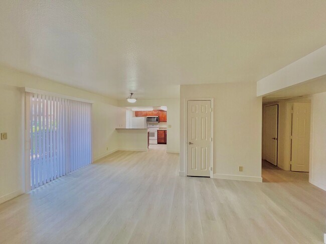 Building Photo - 5220 Indian River Dr