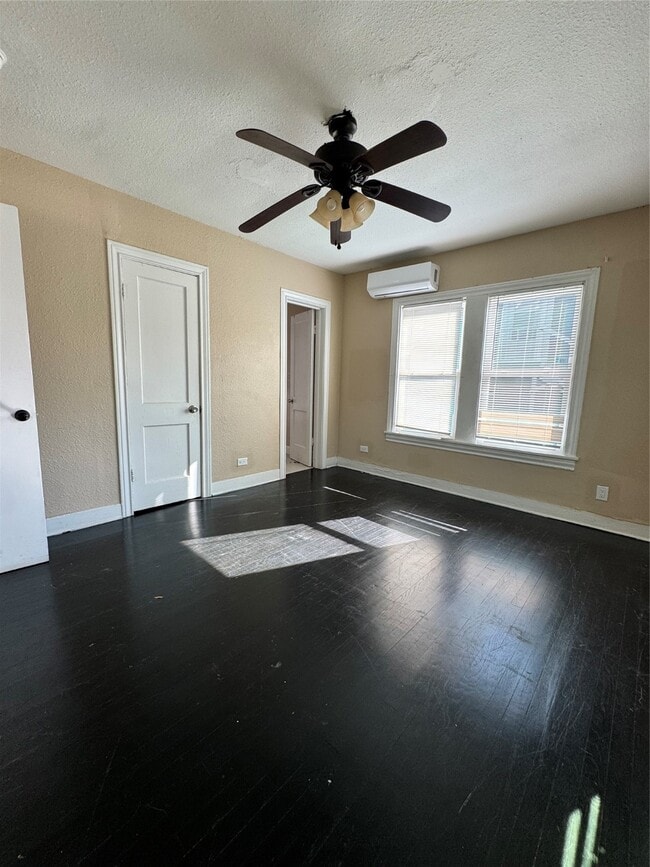 Building Photo - 4603 Canal St