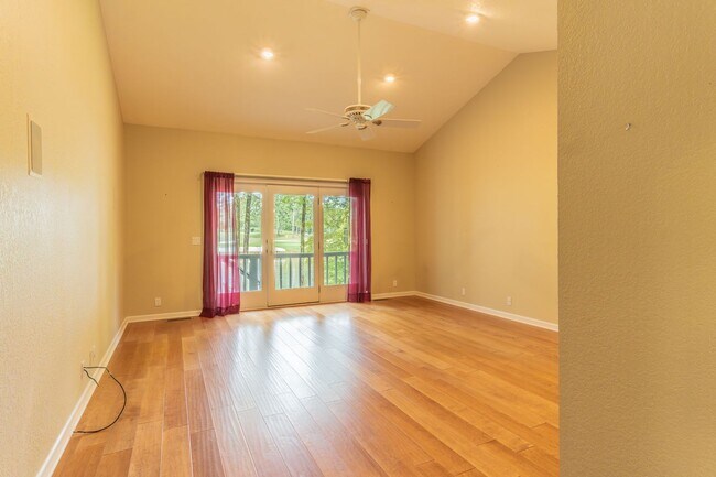 Building Photo - 10 Lindura Ln