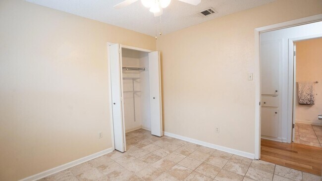 Building Photo - 11606 Parkfield Dr