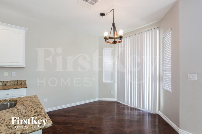 Building Photo - 7340 Chesapeake Cove St