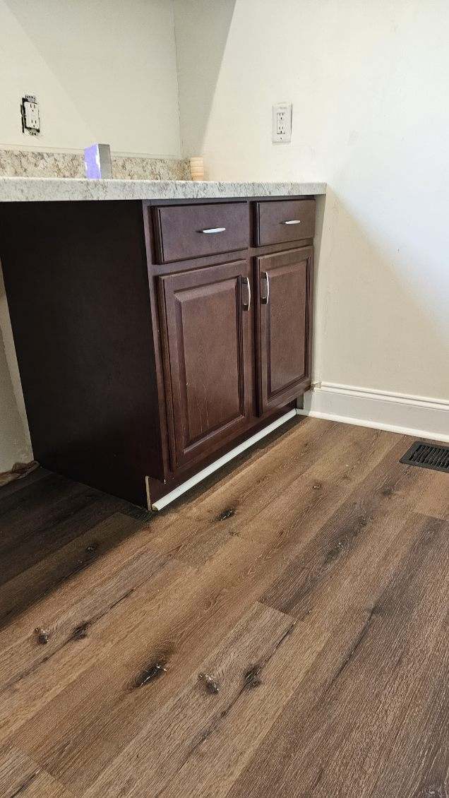 Building Photo - Newly Renovated Home!