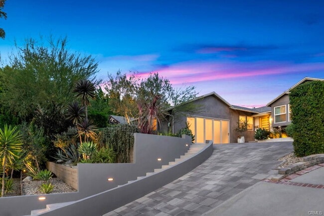 Building Photo - 4716 Tyrone Ave