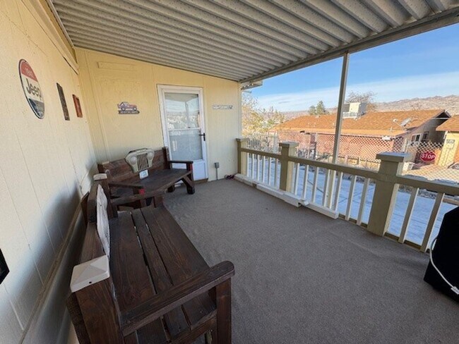 Building Photo - 3 BR 2 bath Furnished home Utilities Inclu...