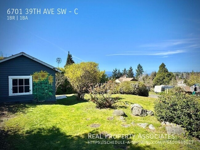 Building Photo - 6701 39th Ave SW