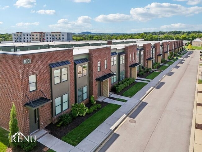 Building Photo - 1001 Lifford Ln