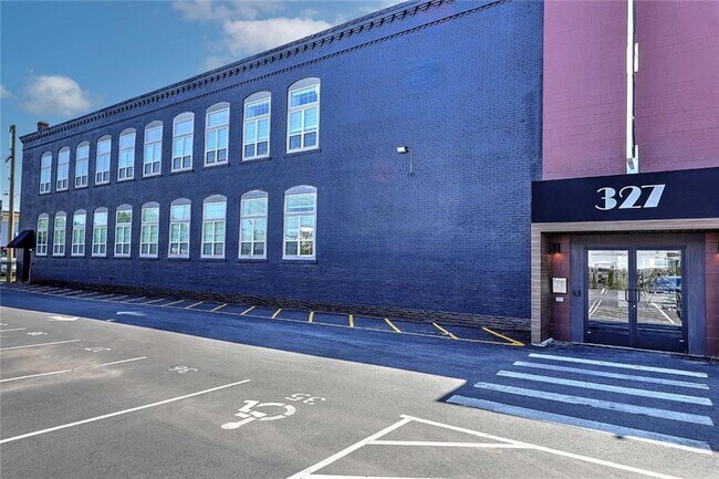 Primary Photo - 327 Pine St