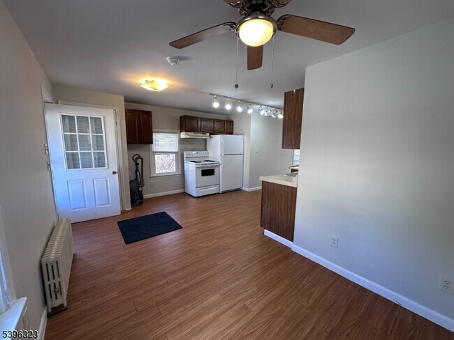 Building Photo - 376 S Main St