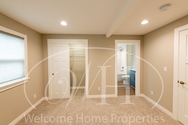 Building Photo - Newly Remodeled 1 bedroom Cottage with Bon...