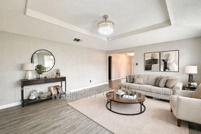 Building Photo - 923 Wayne Ave