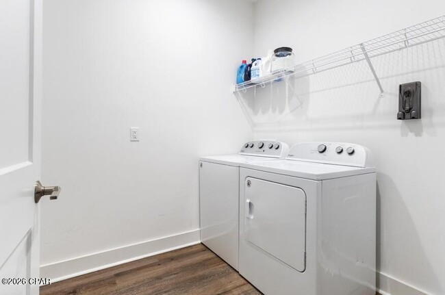 Building Photo - 1322 W 30th St