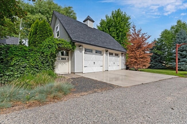 Building Photo - 1155 N Ballantyne Ln