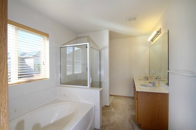 Building Photo - Beautiful 3 Bed 2.5 Bath Home in Renton