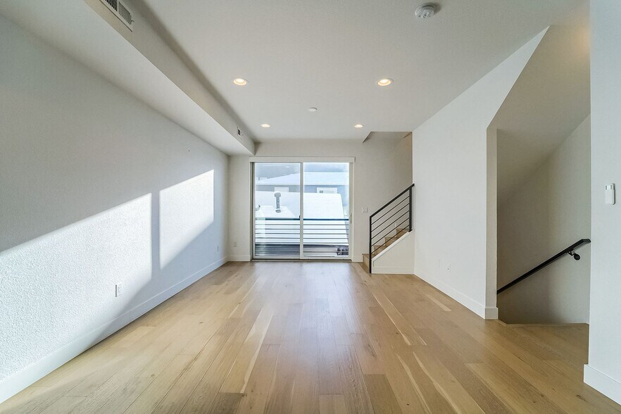 Building Photo - 2828 W 25th Ave