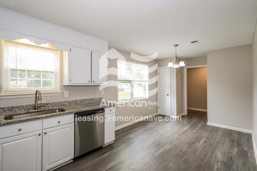 Building Photo - 2227 Cassell St