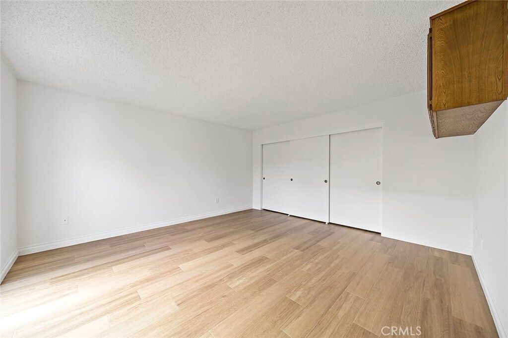 Building Photo - 5166 Dunbar Dr