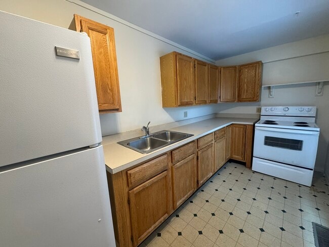 Building Photo - 424 S Fess Ave