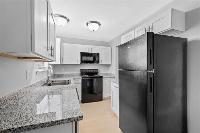Building Photo - 1373 E Sequoyah Ct