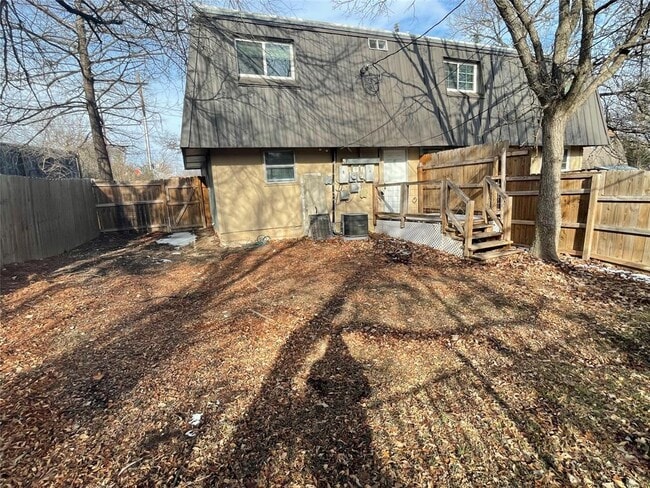 Building Photo - 6253 Manor Rd