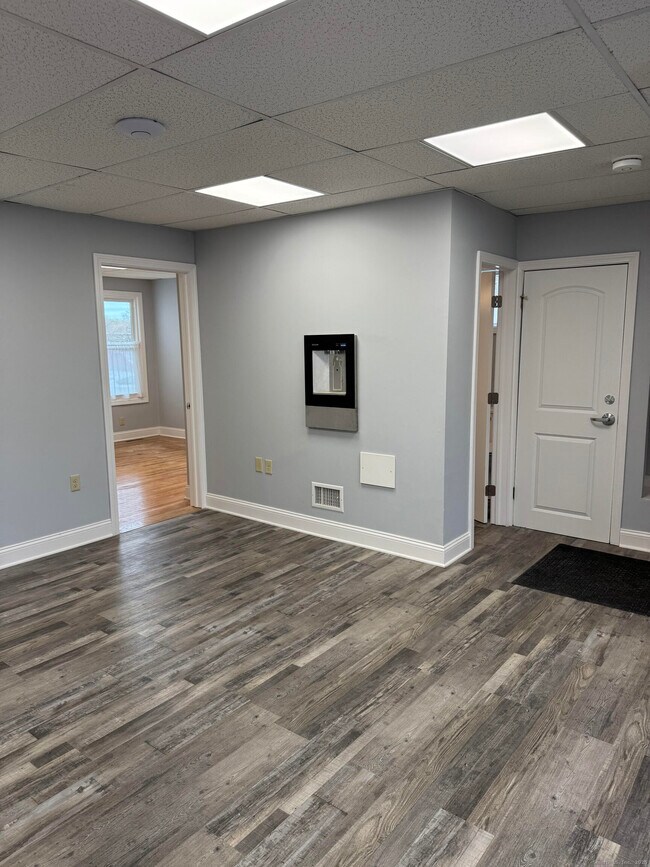 Building Photo - 211 Montowese St