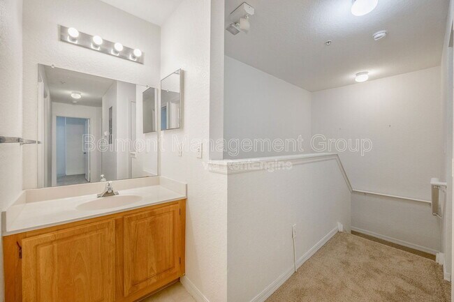 Building Photo - 4021 Venetian Bay Dr