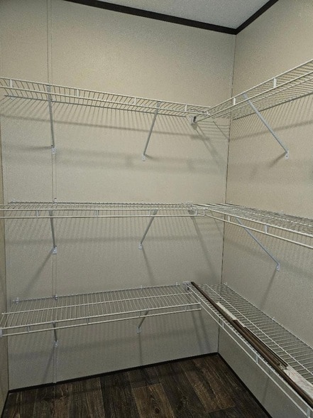 Building Photo - 482 McDonald Ln W