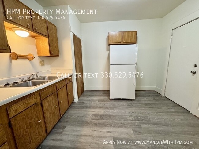 Building Photo - 1722 Harrisburg Rd NE