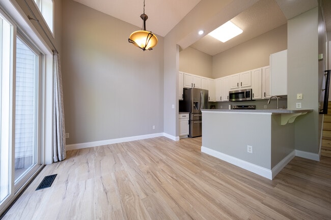 Building Photo - 5008 Bluff Heights Trail SE