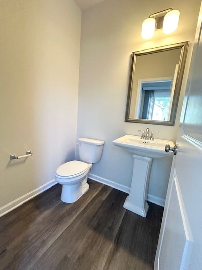 Building Photo - MODERN TOWNHOUSE LIVING IN HARBISON GROVE