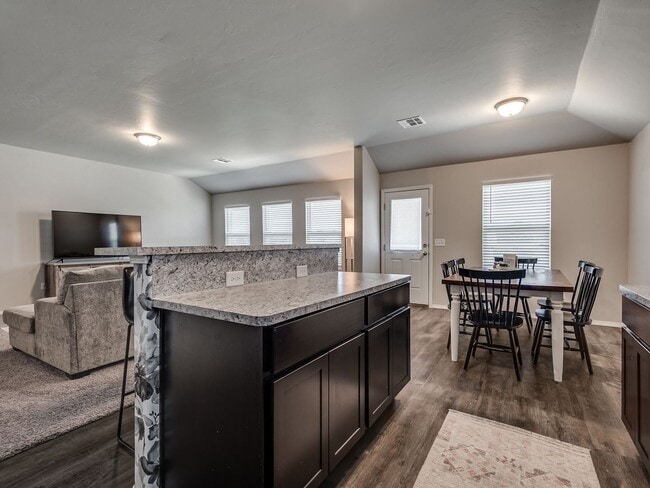 Building Photo - 313 Foxtrot Ter