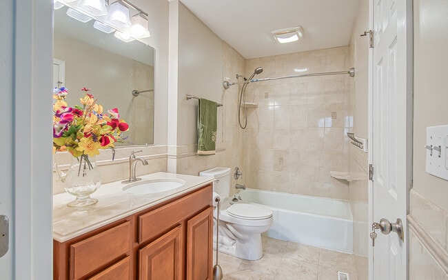 Building Photo - 7914 Gleason Dr