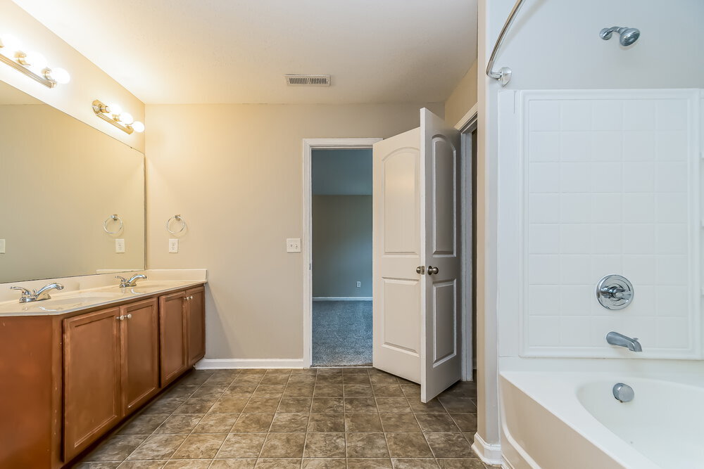 Building Photo - 1321 Lowenstein St