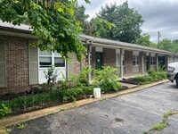 Building Photo - Inviting 2-Bedroom, 1-Bath Ground Floor Apartment in a Peaceful Neighborhood