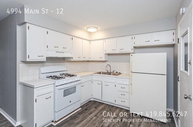 Building Photo - 4994 Main St