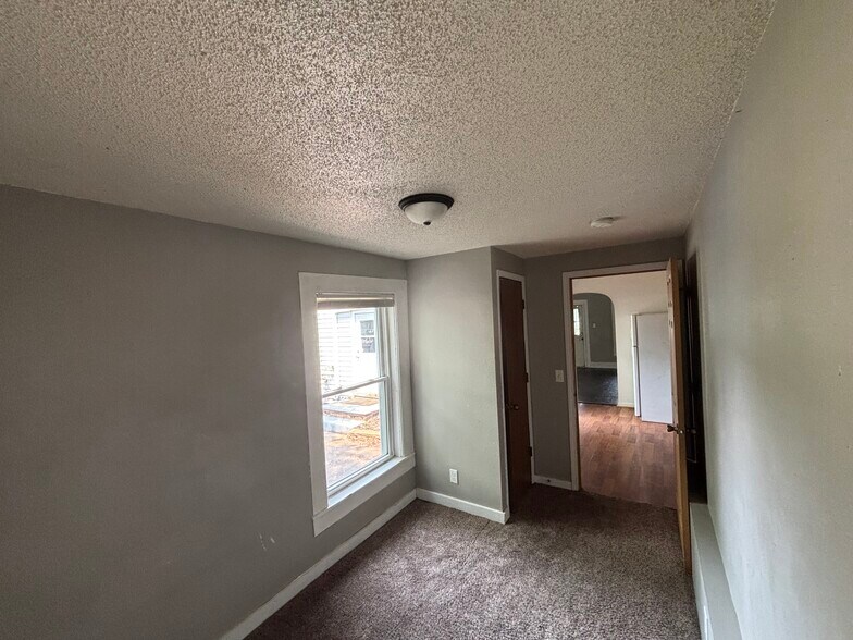 Building Photo - 539 Chippewa St
