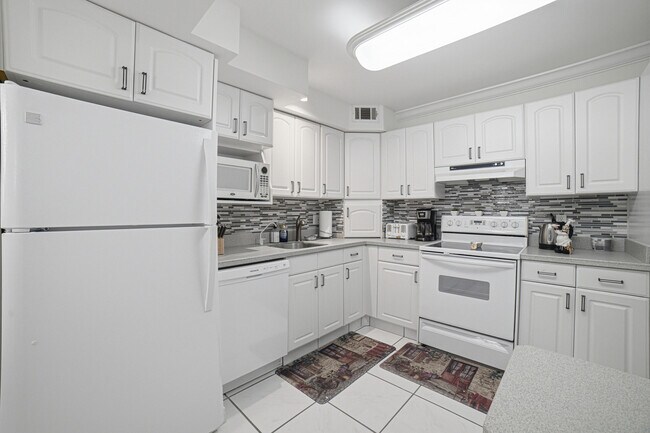 Building Photo - 3450 S Ocean Blvd