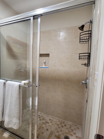 Shower - 810-3 Continental Dr