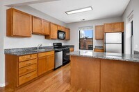 Building Photo - 1640 N Damen Apartments