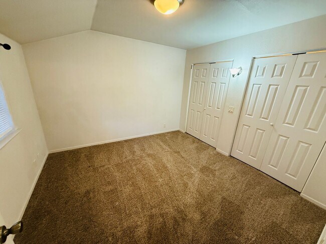 Building Photo - 940 Merced Ave