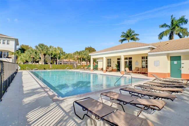 Building Photo - 617 SW 2nd Dr