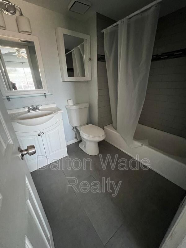 Building Photo - 2095 Sunset Point Rd