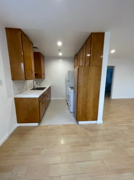 Building Photo - 3433 Madera Ave