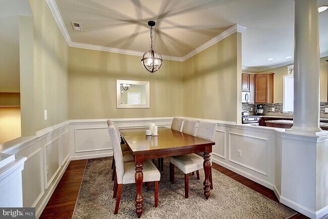 Building Photo - 43893 Eastgate View Drive
